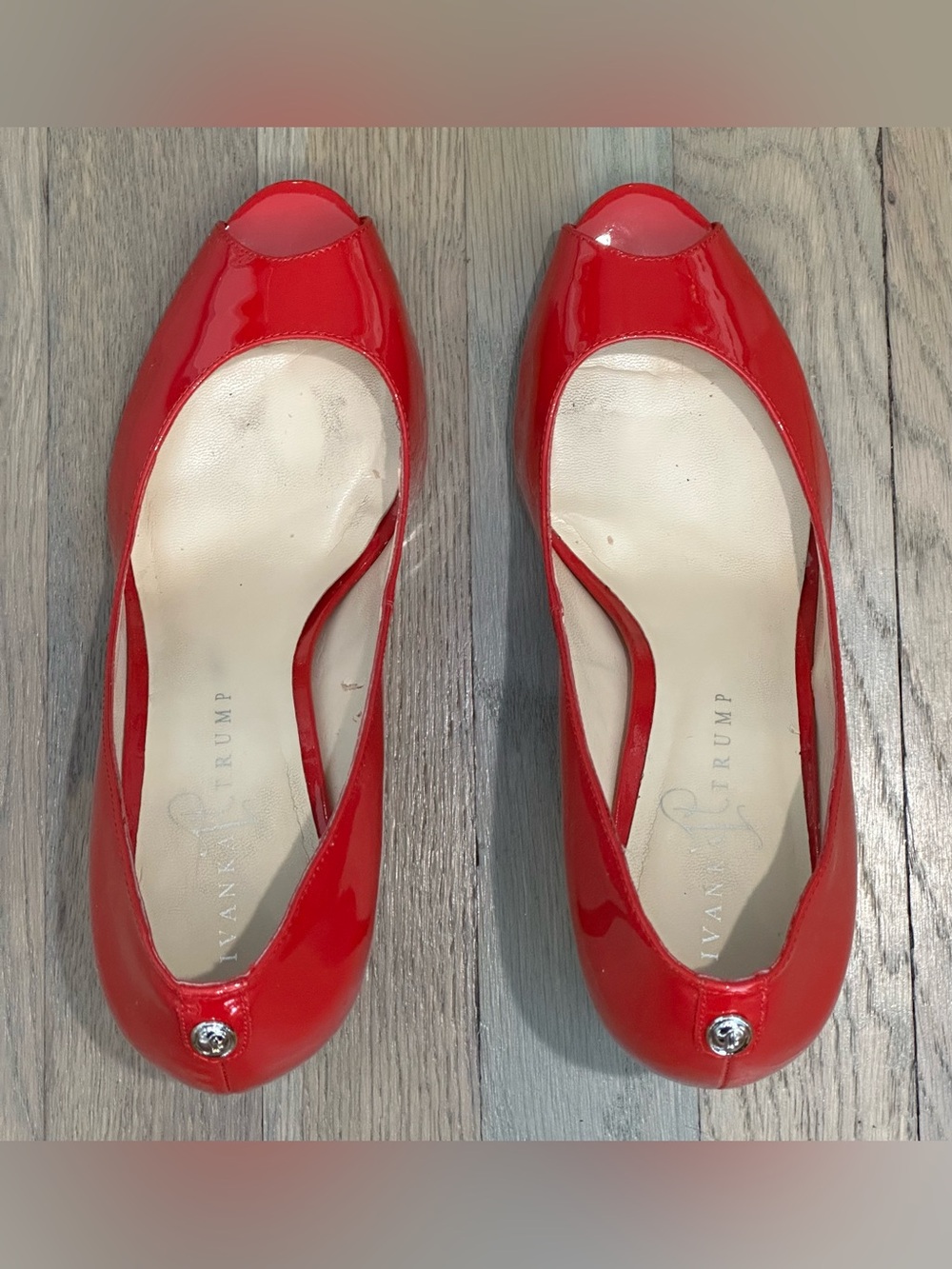 Red Patent Leather Open-Toe Pumps, glossy shine, size 9 - Picture 6 of 12